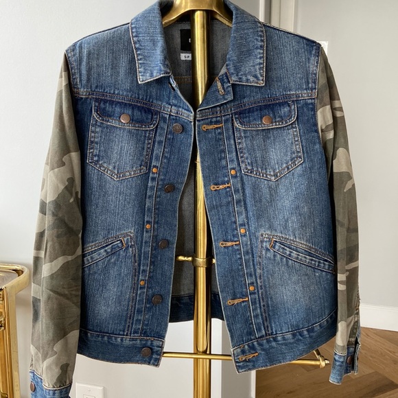 Urban Outfitters | BDG Women’s Camo pieced Denim jacket, size small - Picture 3 of 10